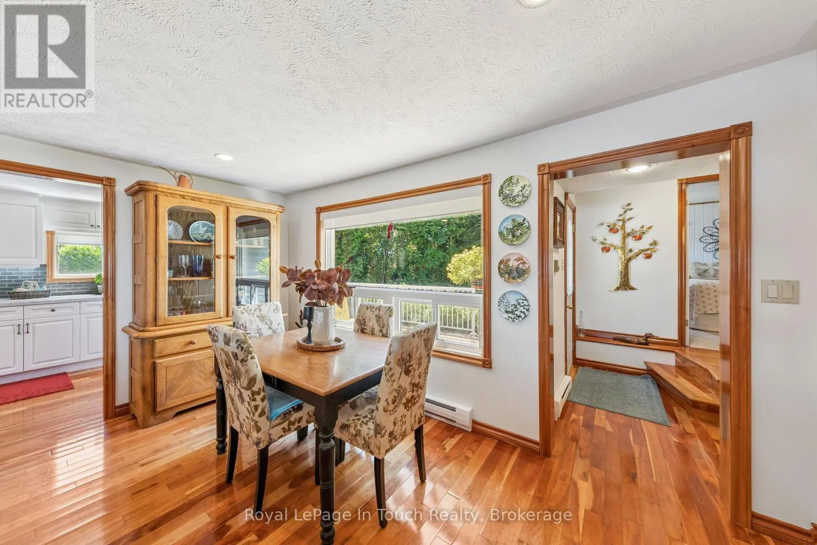 1443 CHAMPLAIN ROAD