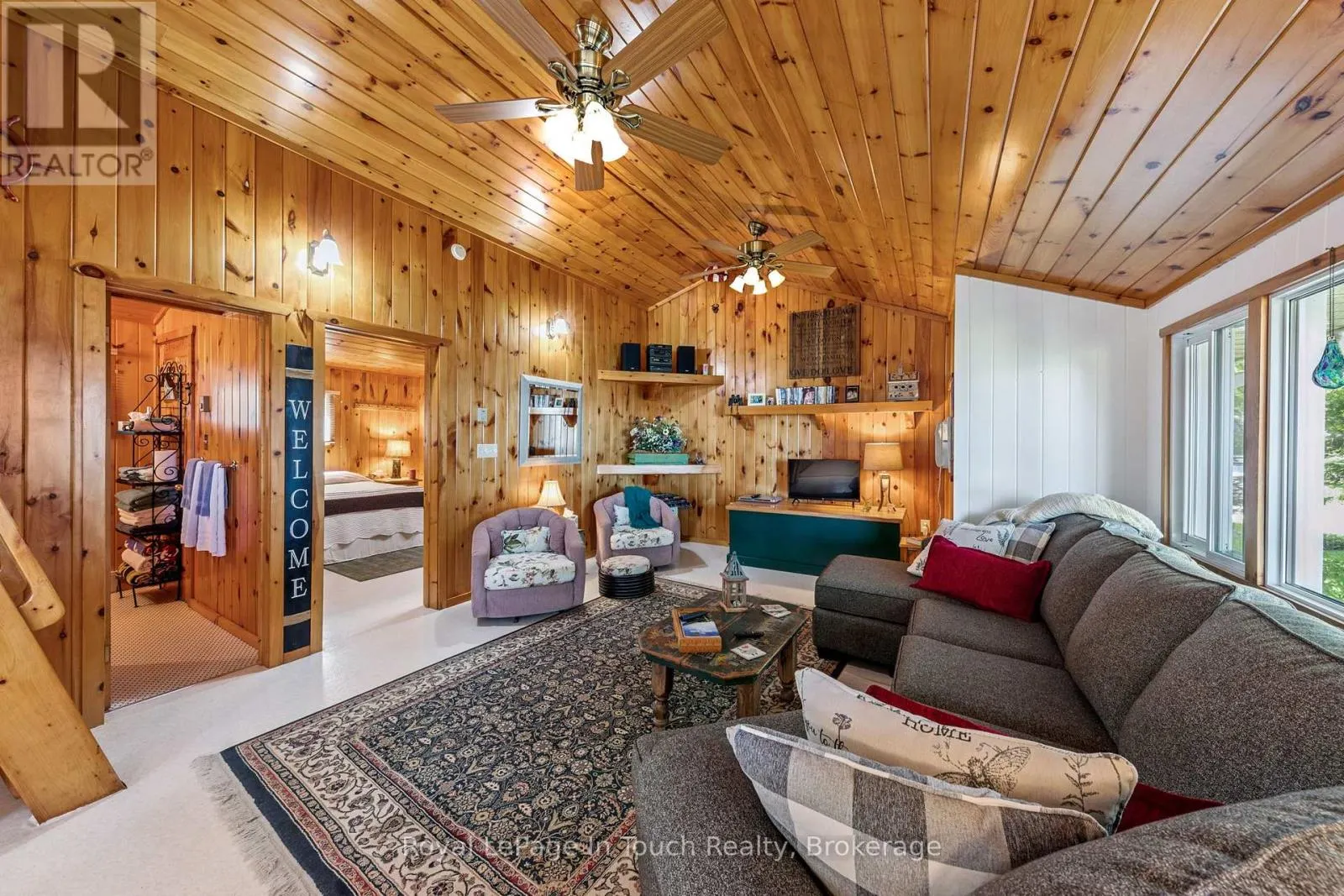1443 CHAMPLAIN ROAD