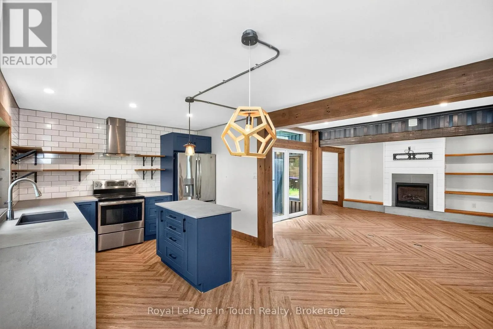 91 ANDREW DRIVE