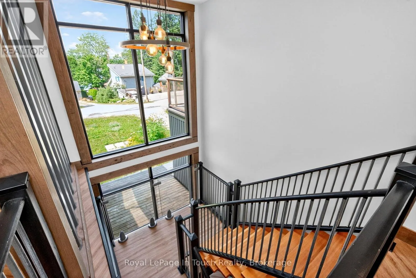 91 ANDREW DRIVE