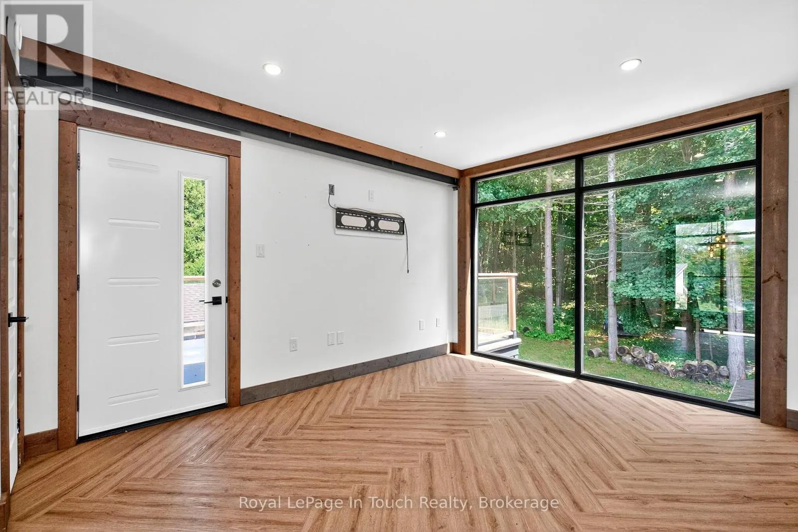91 ANDREW DRIVE