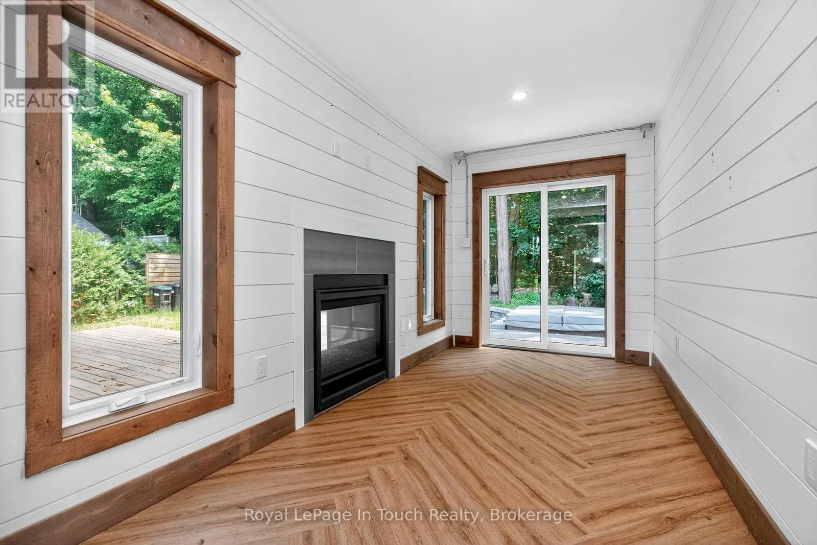 91 ANDREW DRIVE