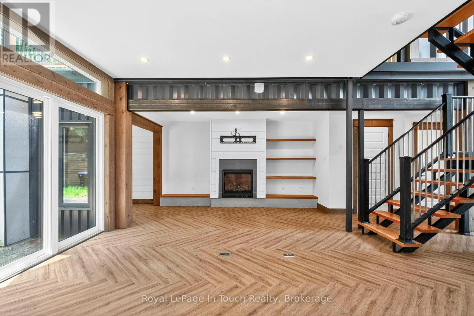 91 ANDREW DRIVE