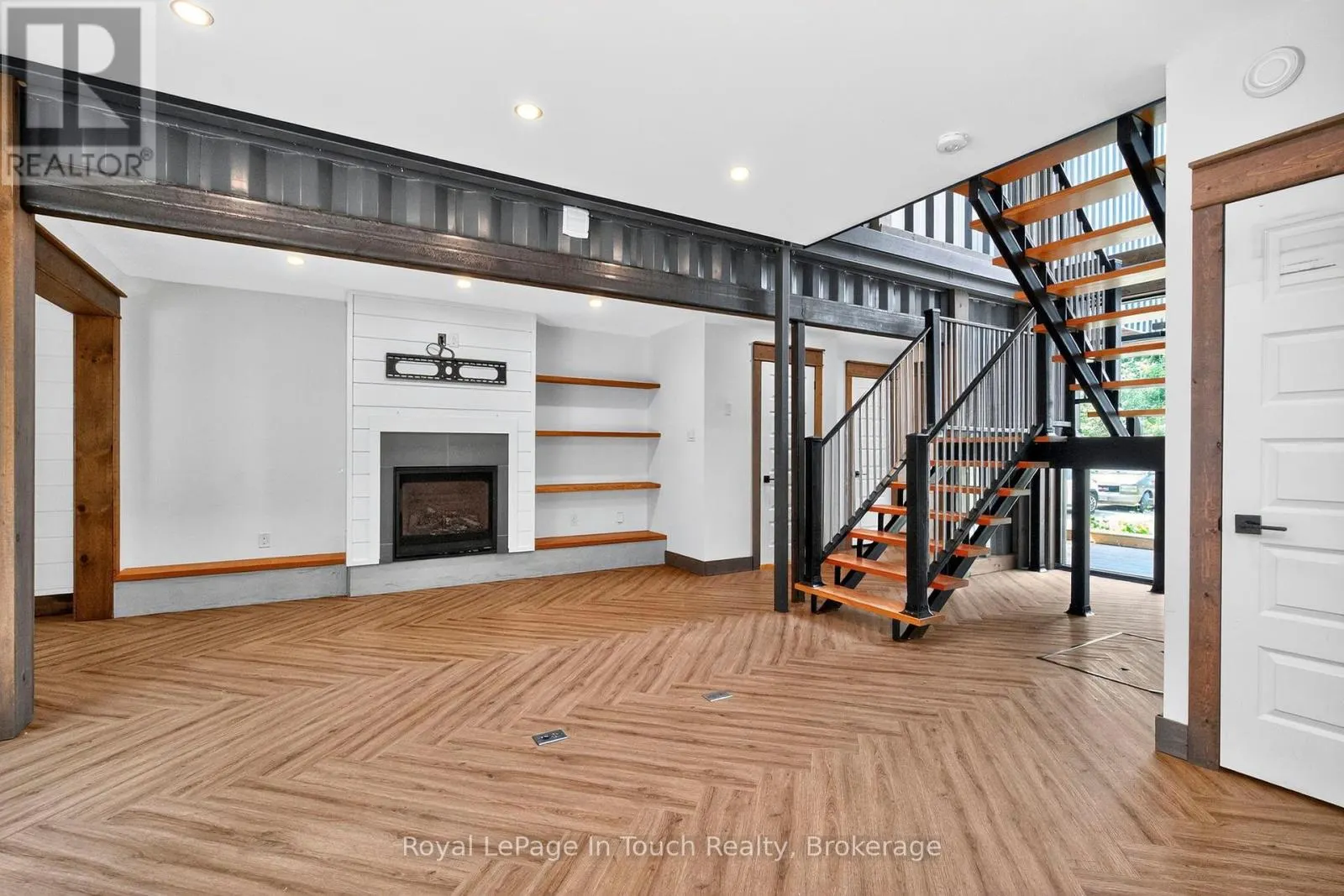 91 ANDREW DRIVE