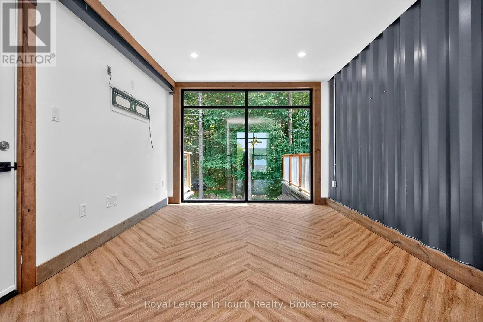 91 ANDREW DRIVE