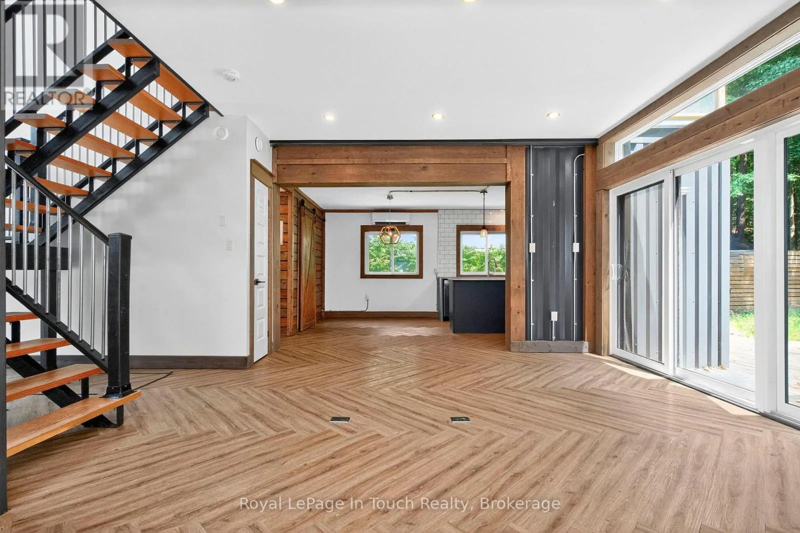 91 ANDREW DRIVE