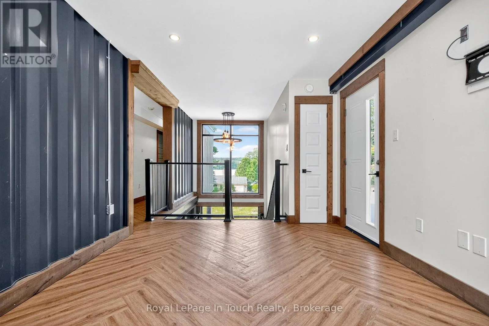 91 ANDREW DRIVE