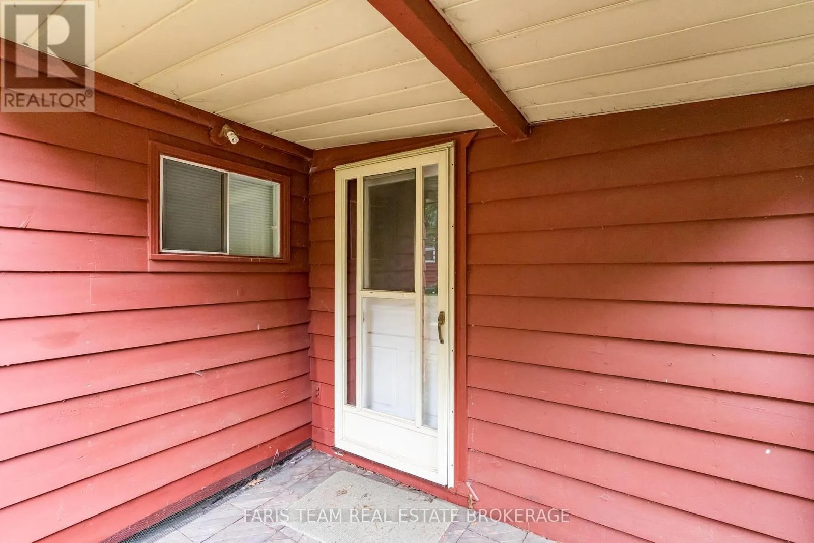 15 WOODSIDE AVENUE