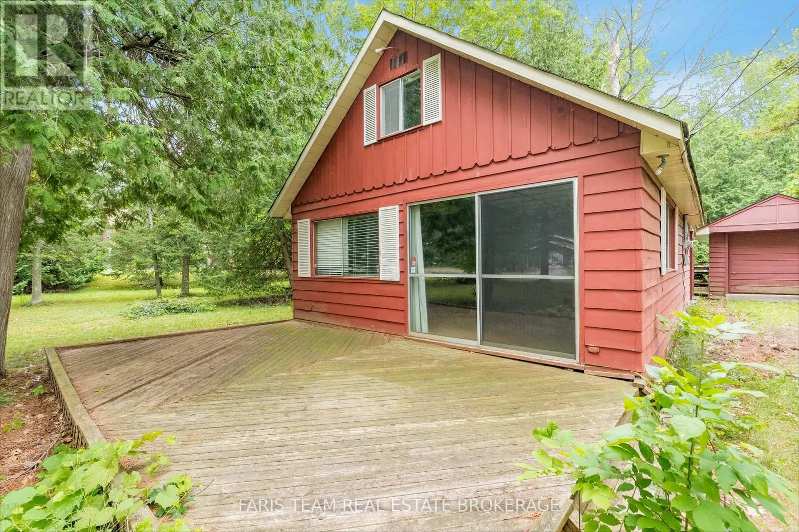 15 WOODSIDE AVENUE