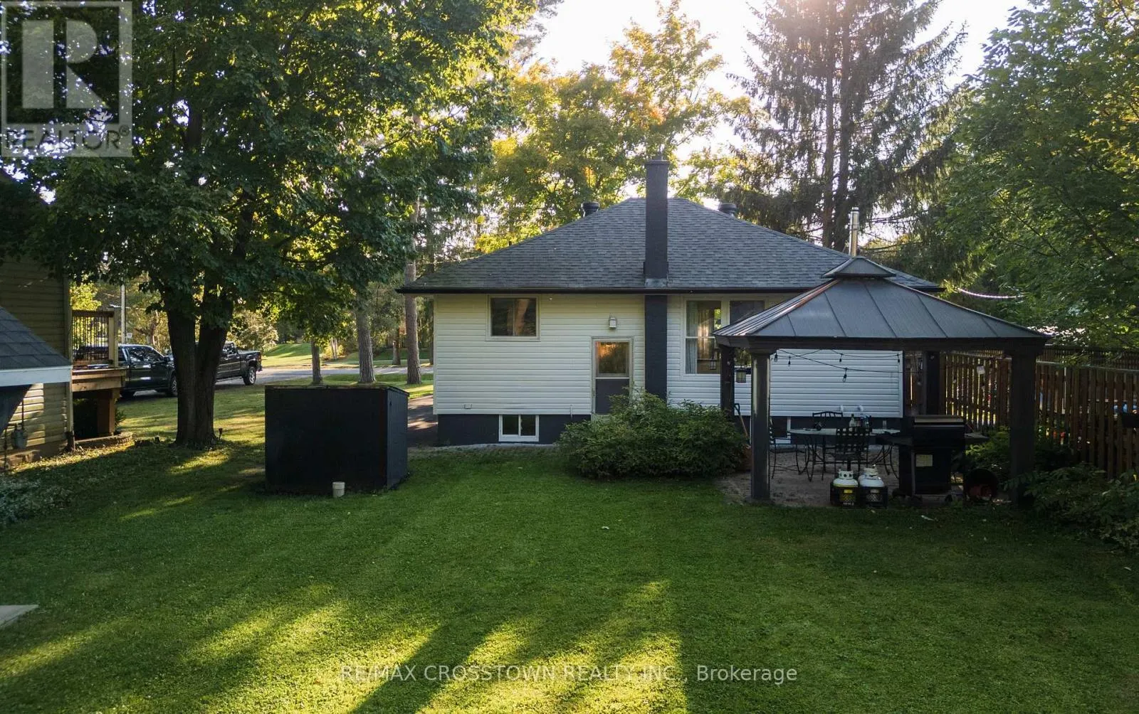47 LAKESHORE ROAD W