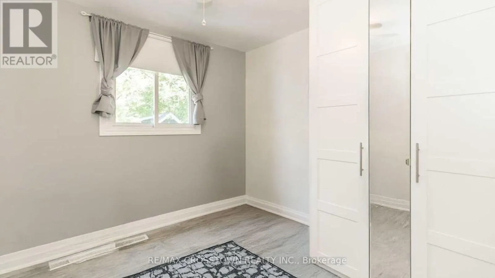 47 LAKESHORE ROAD W