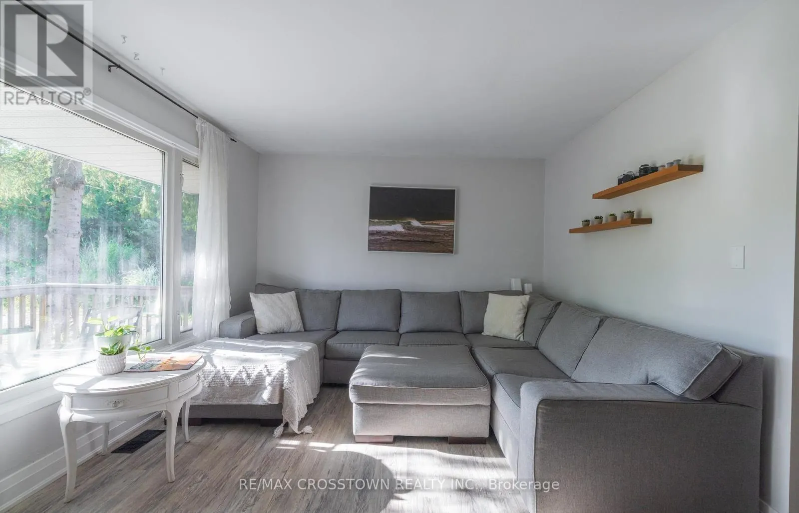 47 LAKESHORE ROAD W