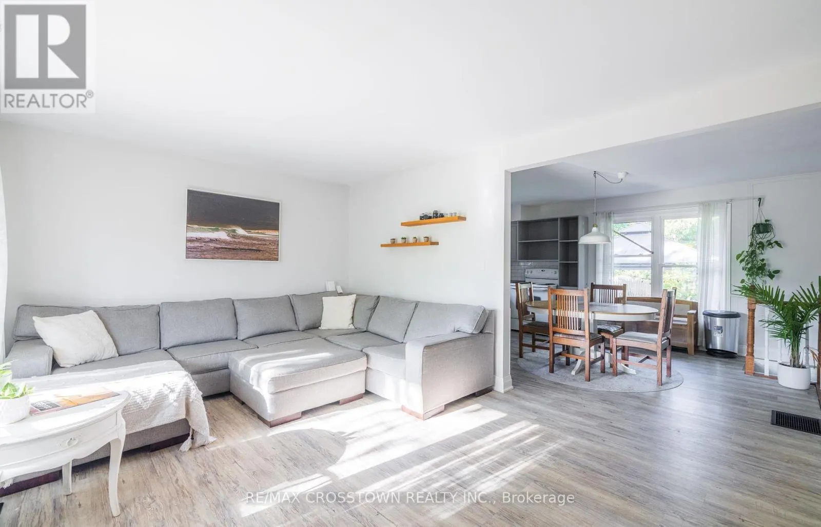 47 LAKESHORE ROAD W