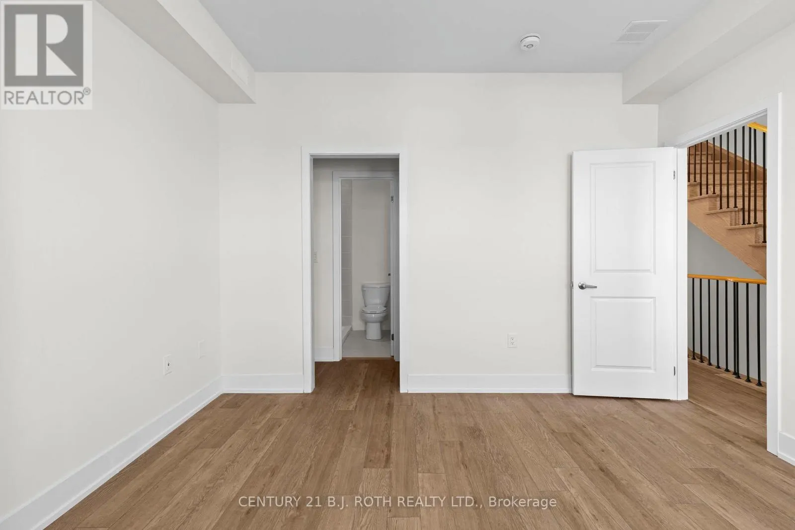 3 MARINER'S PIER WAY