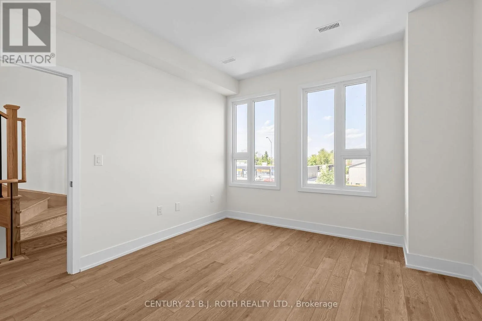 3 MARINER'S PIER WAY
