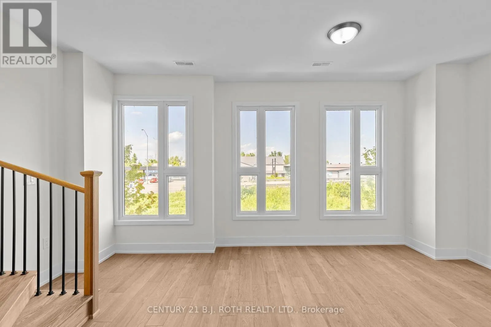3 MARINER'S PIER WAY