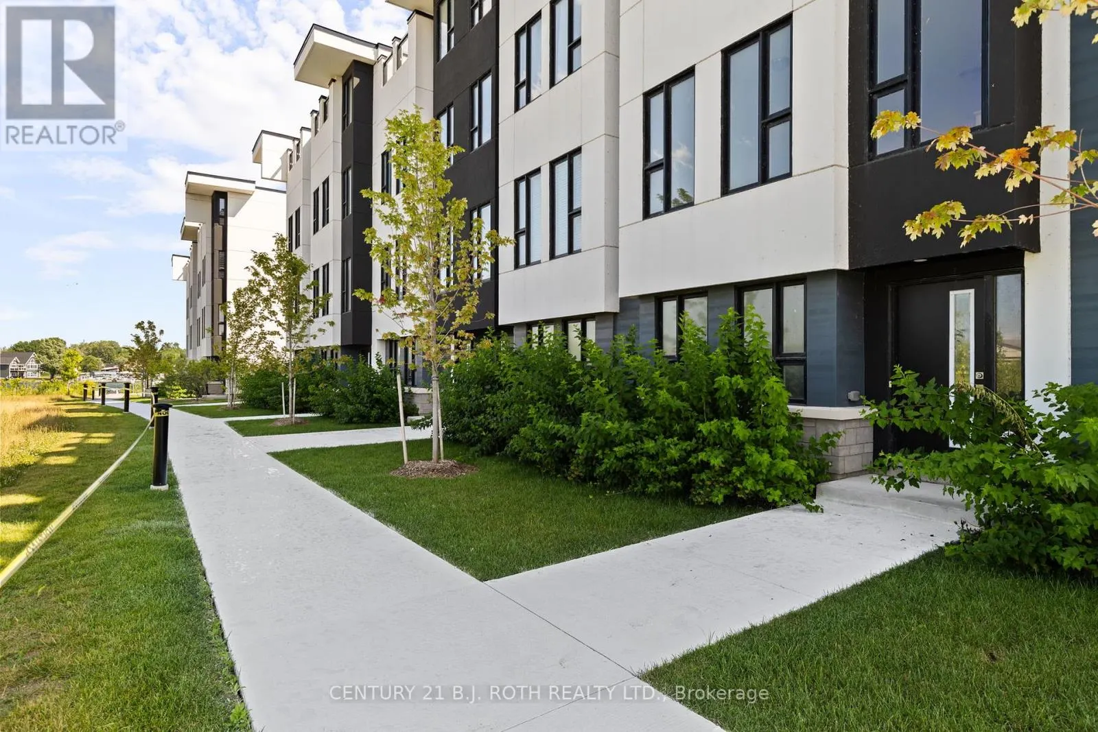 3 MARINER'S PIER WAY