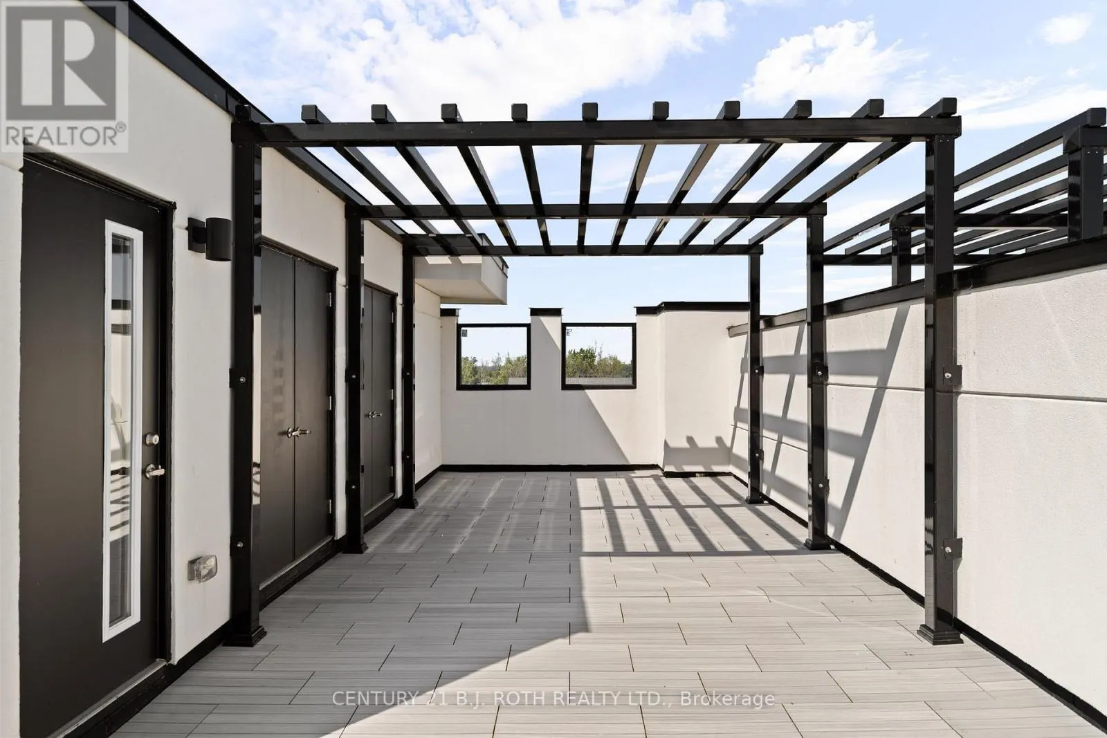 3 MARINER'S PIER WAY