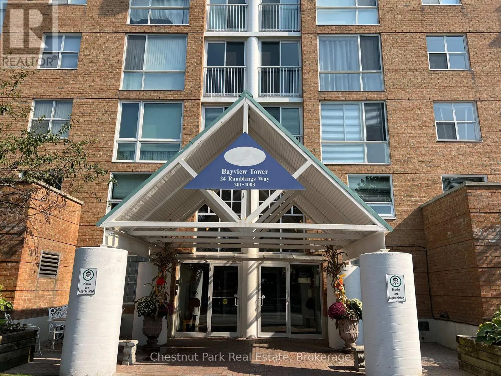 PH 1003 - 24 RAMBLINGS WAY, #PH 1003