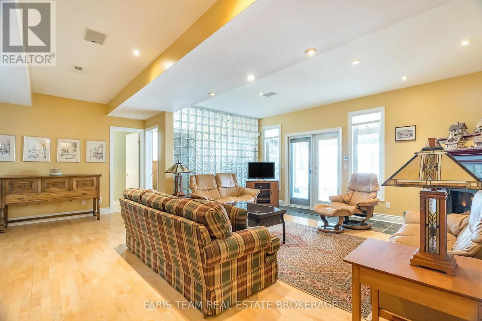 24 FINLEY DRIVE