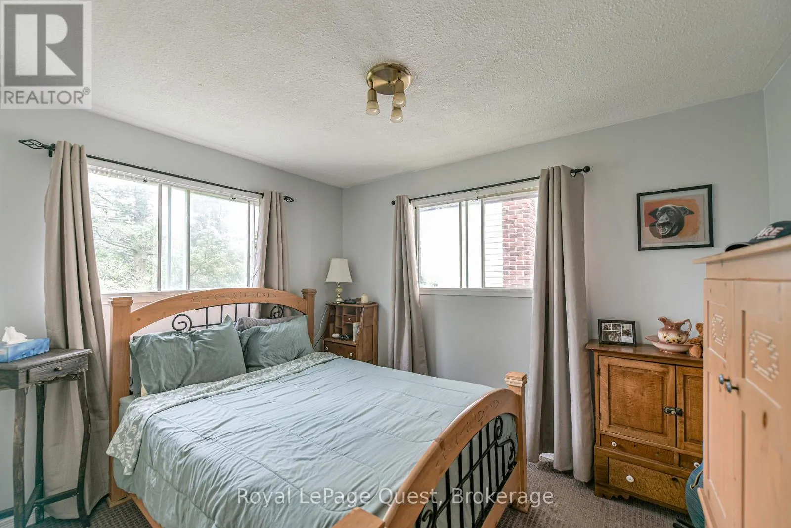 129 SIMCOE STREET