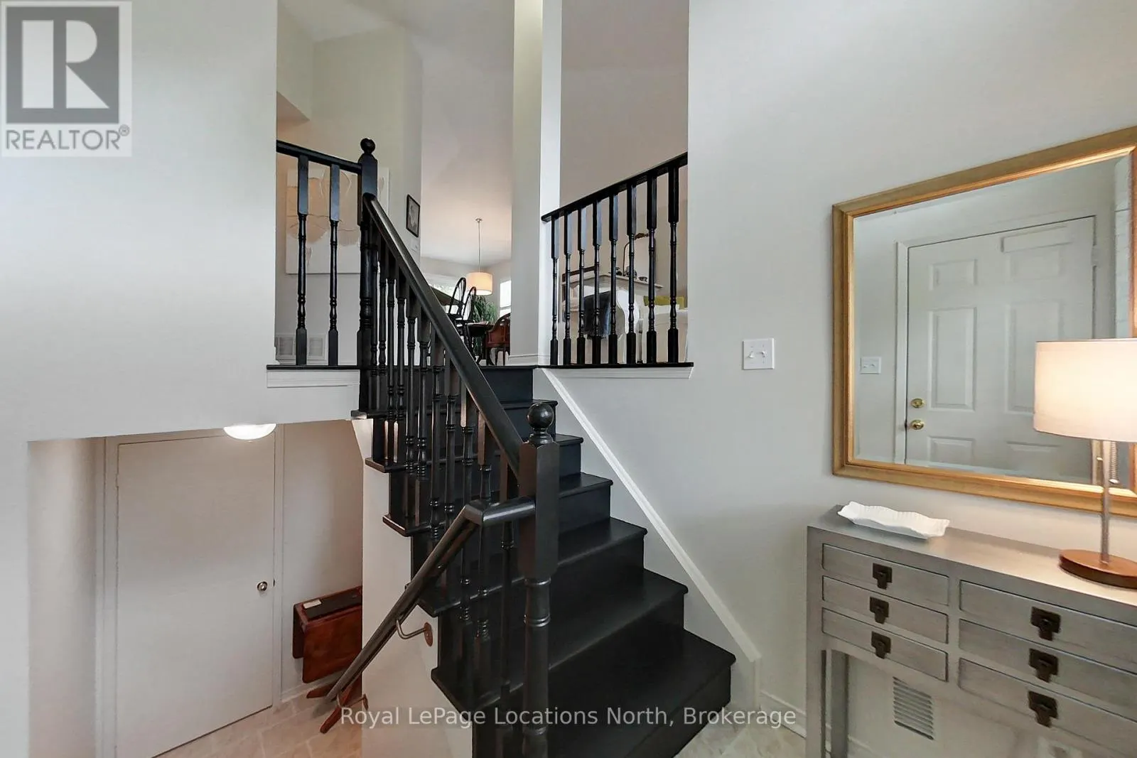13 - 46 BARKER BOULEVARD, #13