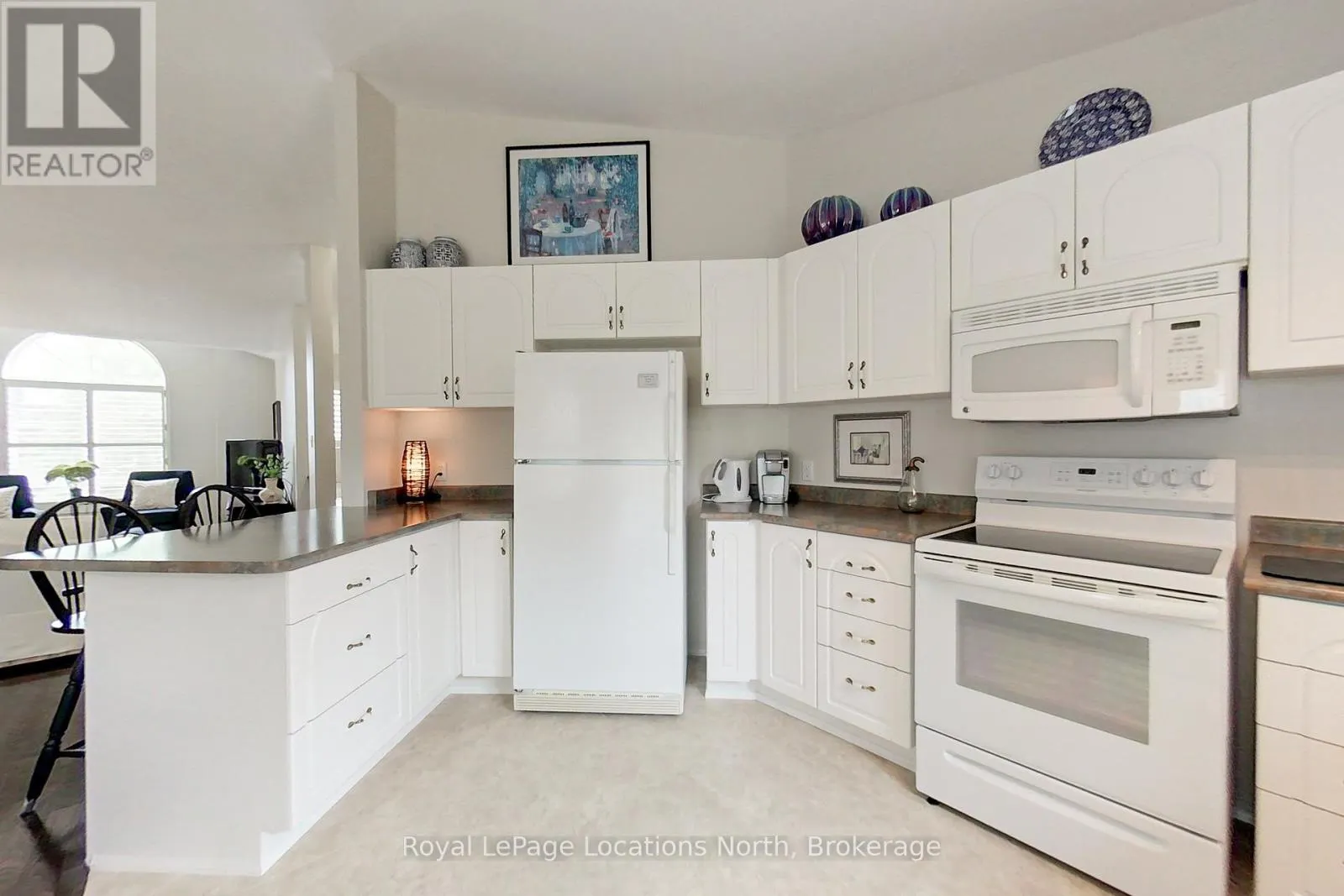13 - 46 BARKER BOULEVARD, #13