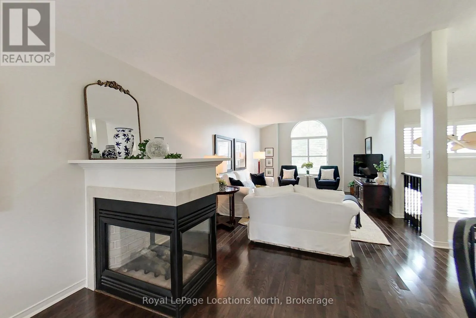 13 - 46 BARKER BOULEVARD, #13