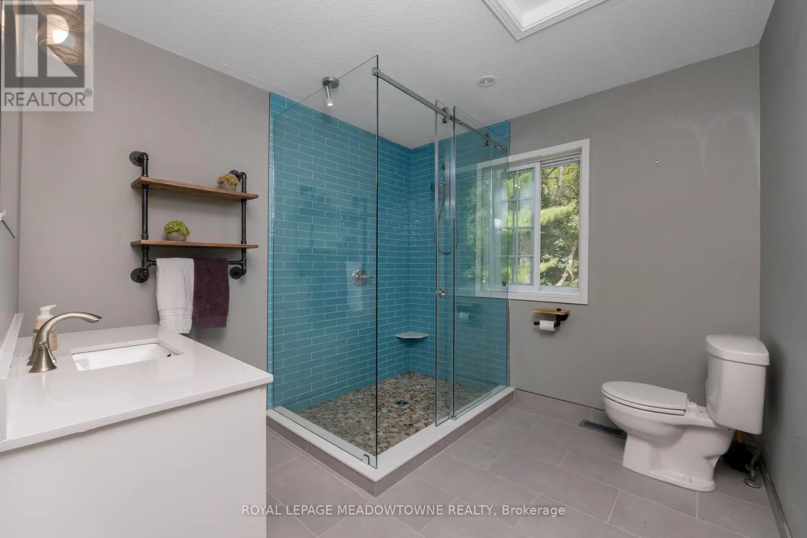1936 TINY BEACHES ROAD S