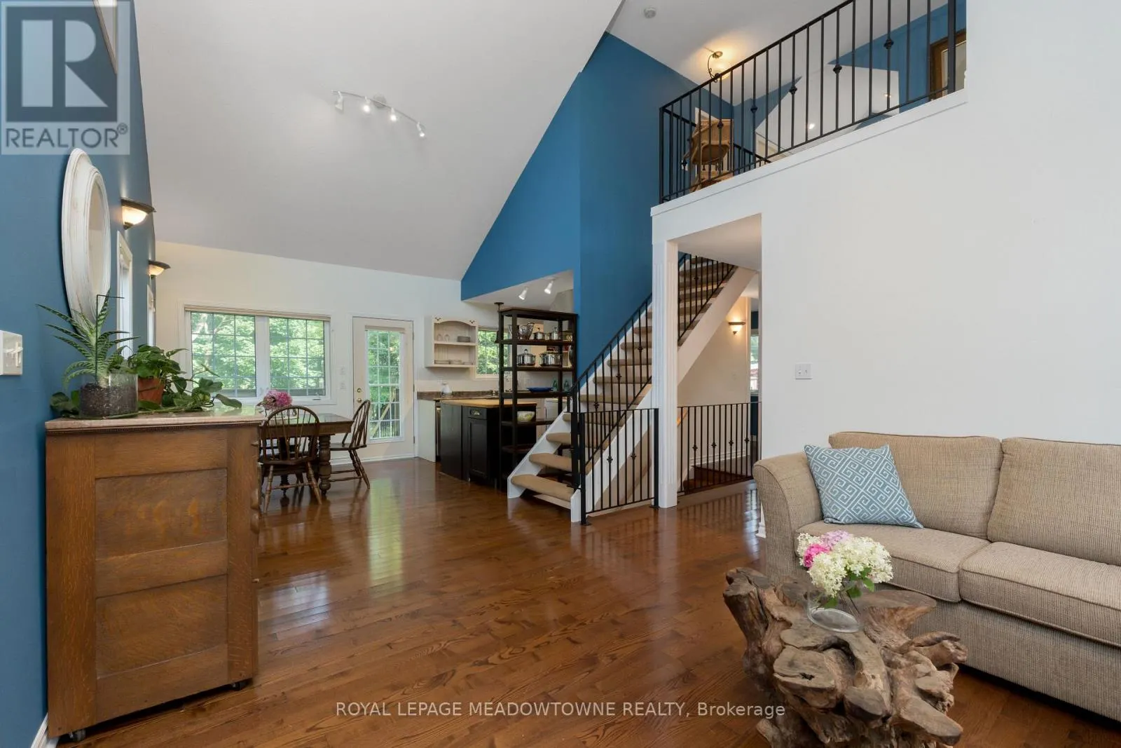 1936 TINY BEACHES ROAD S