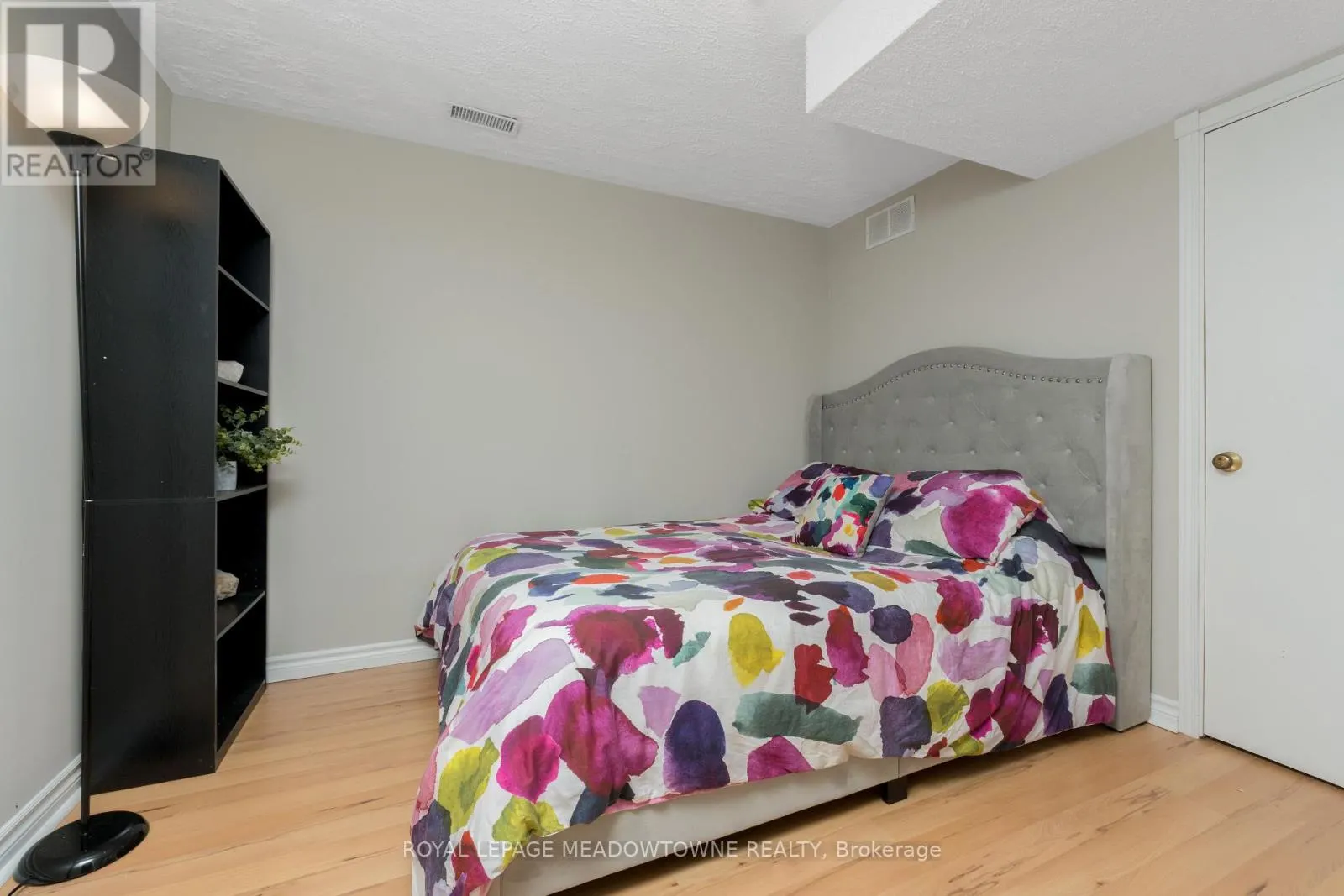 1936 TINY BEACHES ROAD S