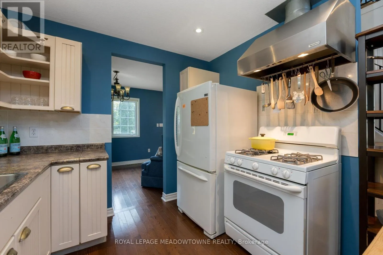 1936 TINY BEACHES ROAD S