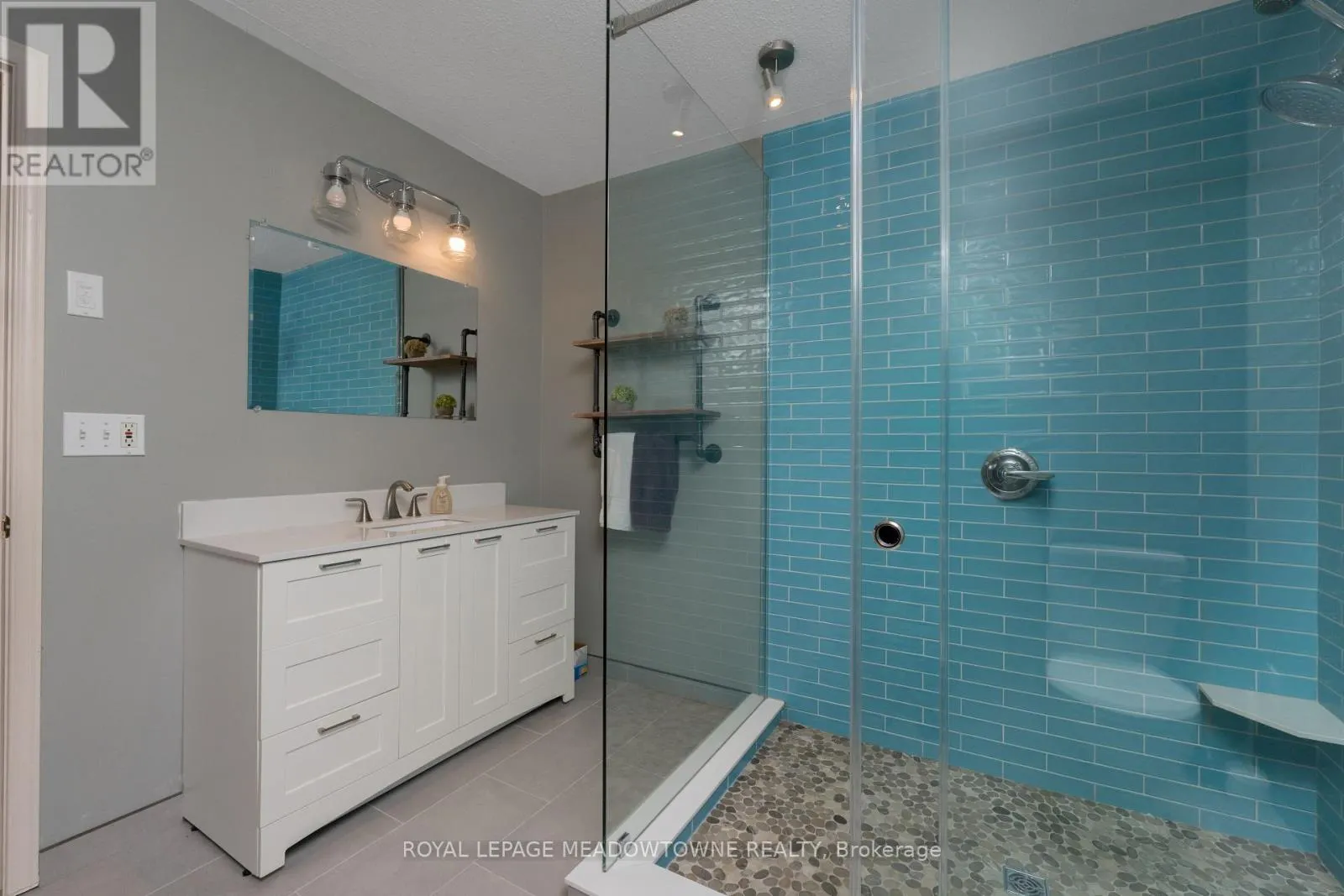 1936 TINY BEACHES ROAD S