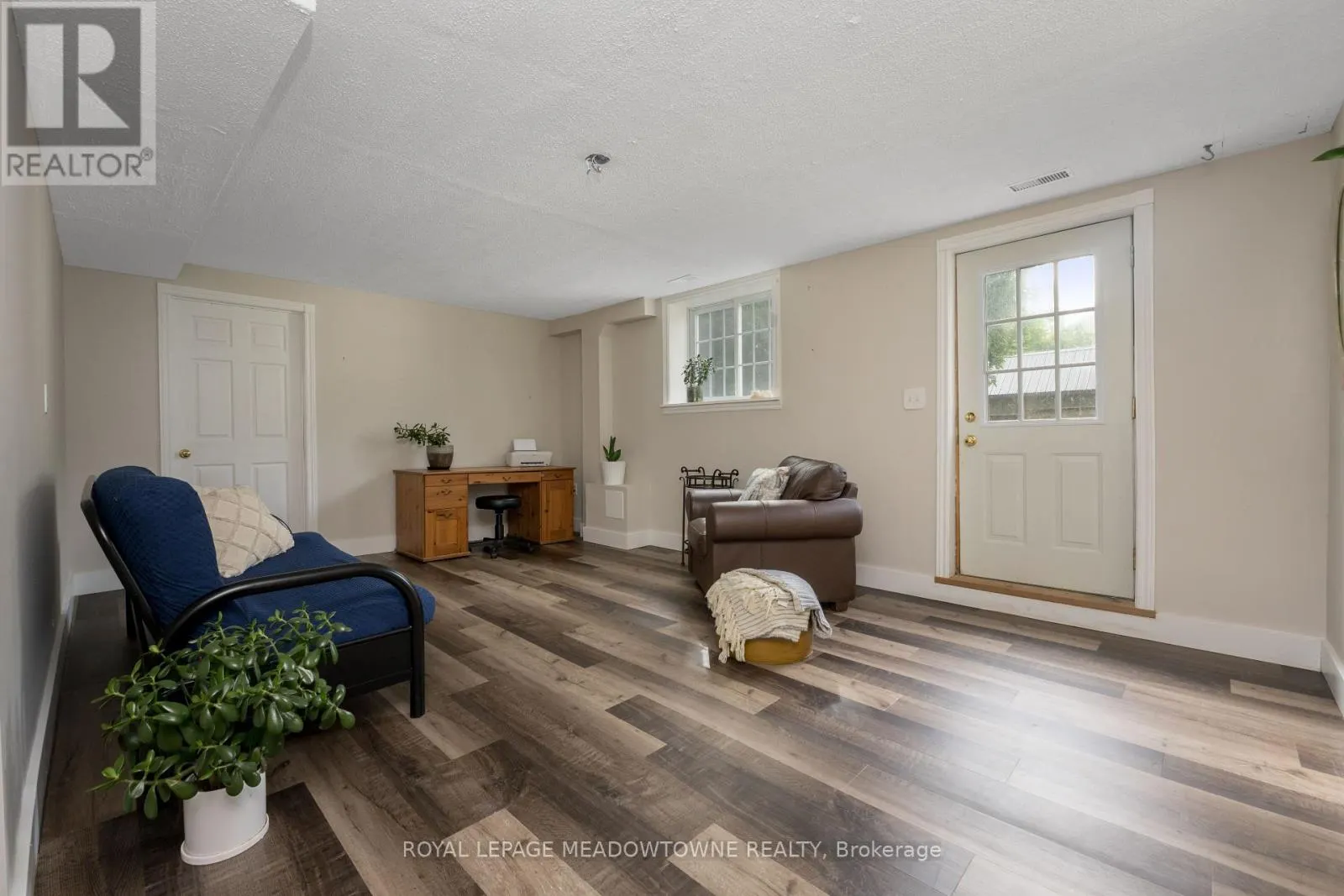 1936 TINY BEACHES ROAD S