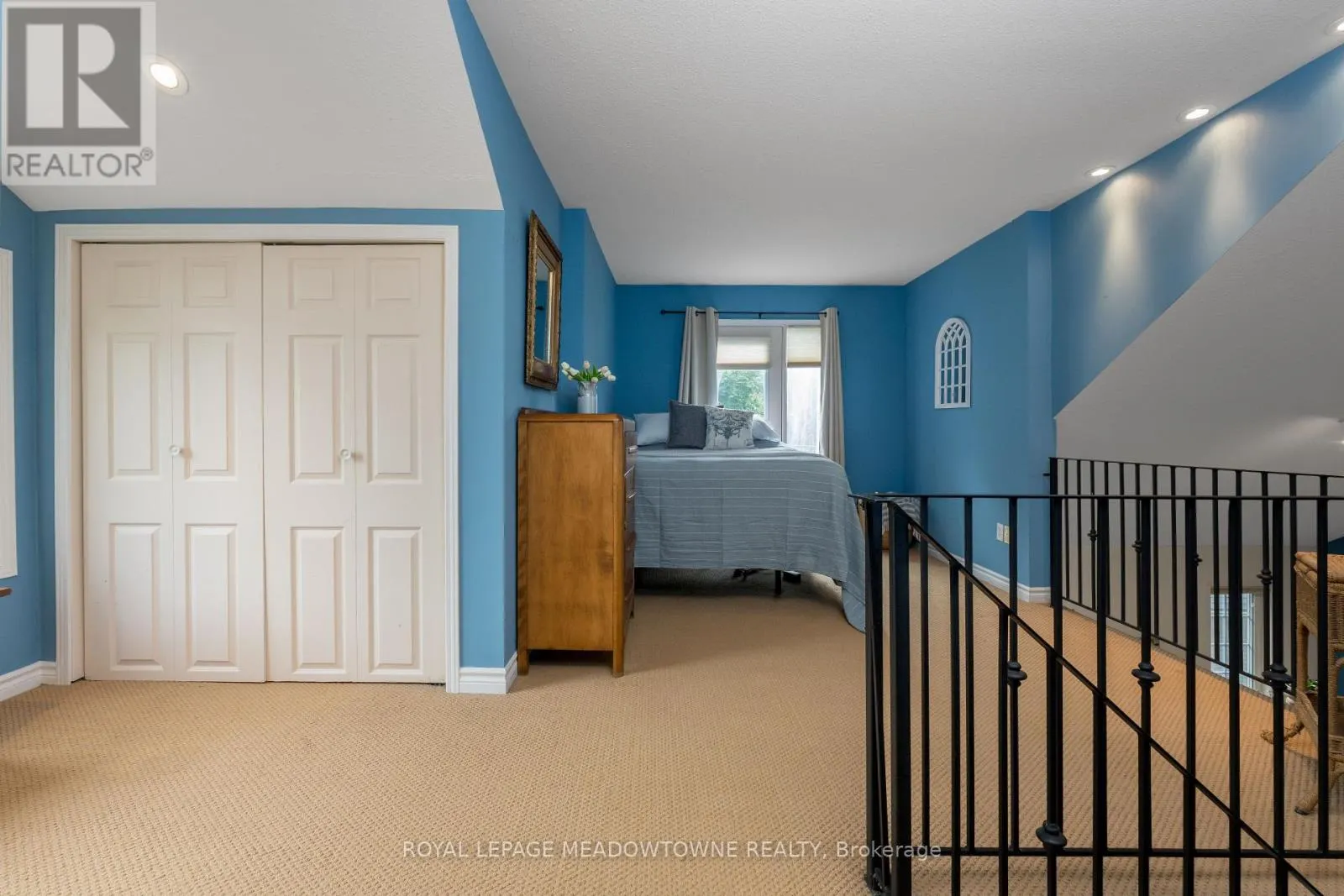 1936 TINY BEACHES ROAD S