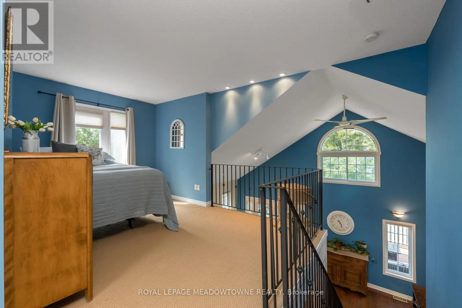 1936 TINY BEACHES ROAD S