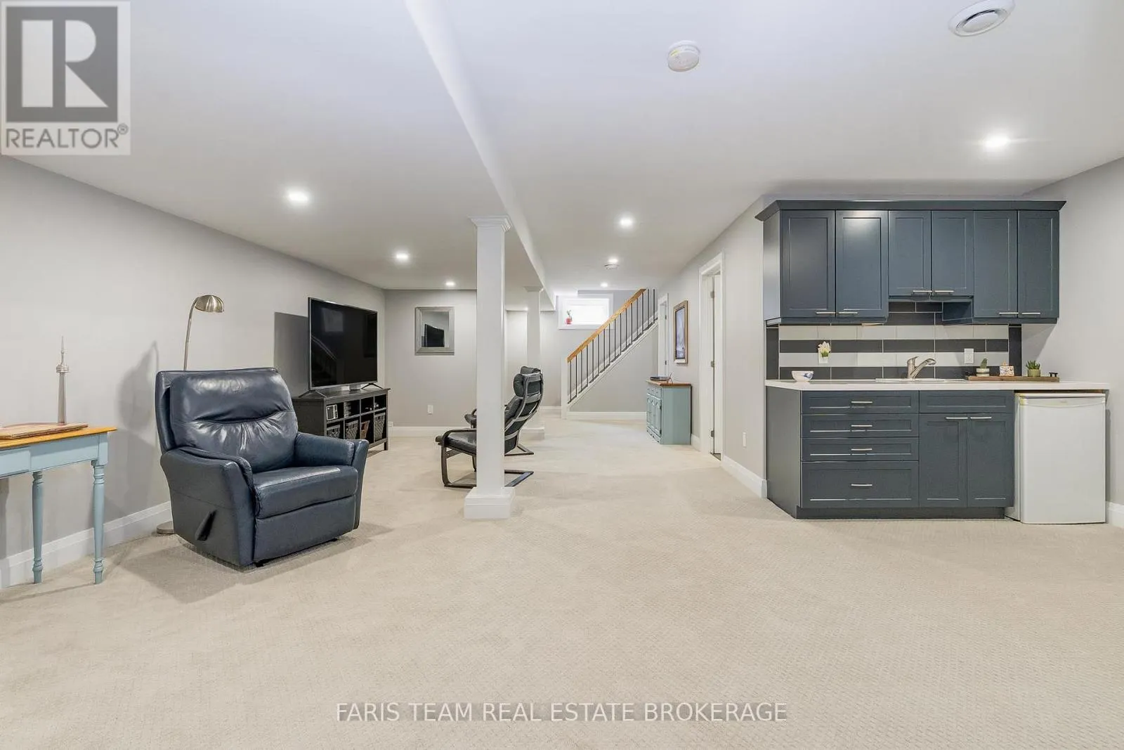 888 HUGEL AVENUE