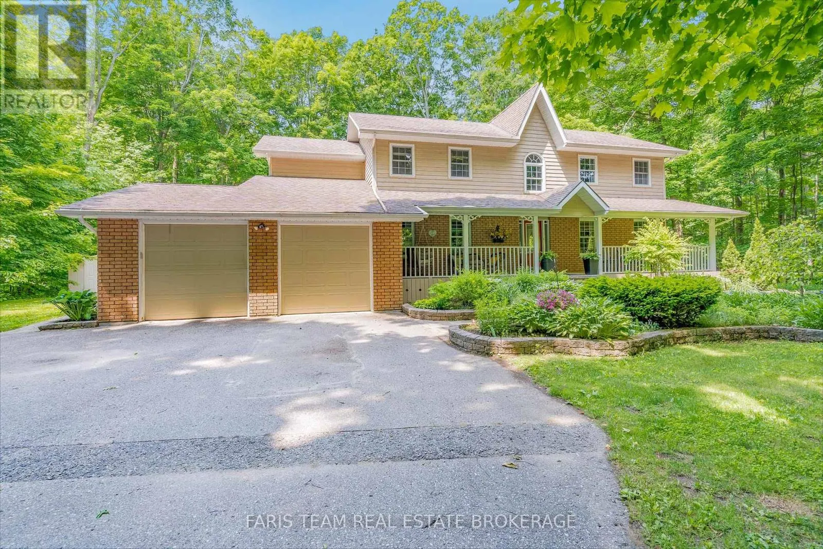 64 GOLDFINCH CRESCENT