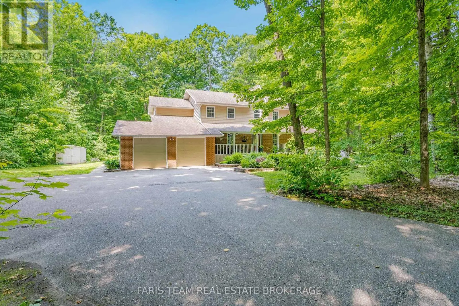 64 GOLDFINCH CRESCENT