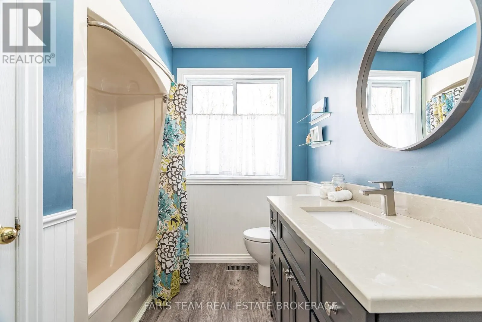 64 GOLDFINCH CRESCENT
