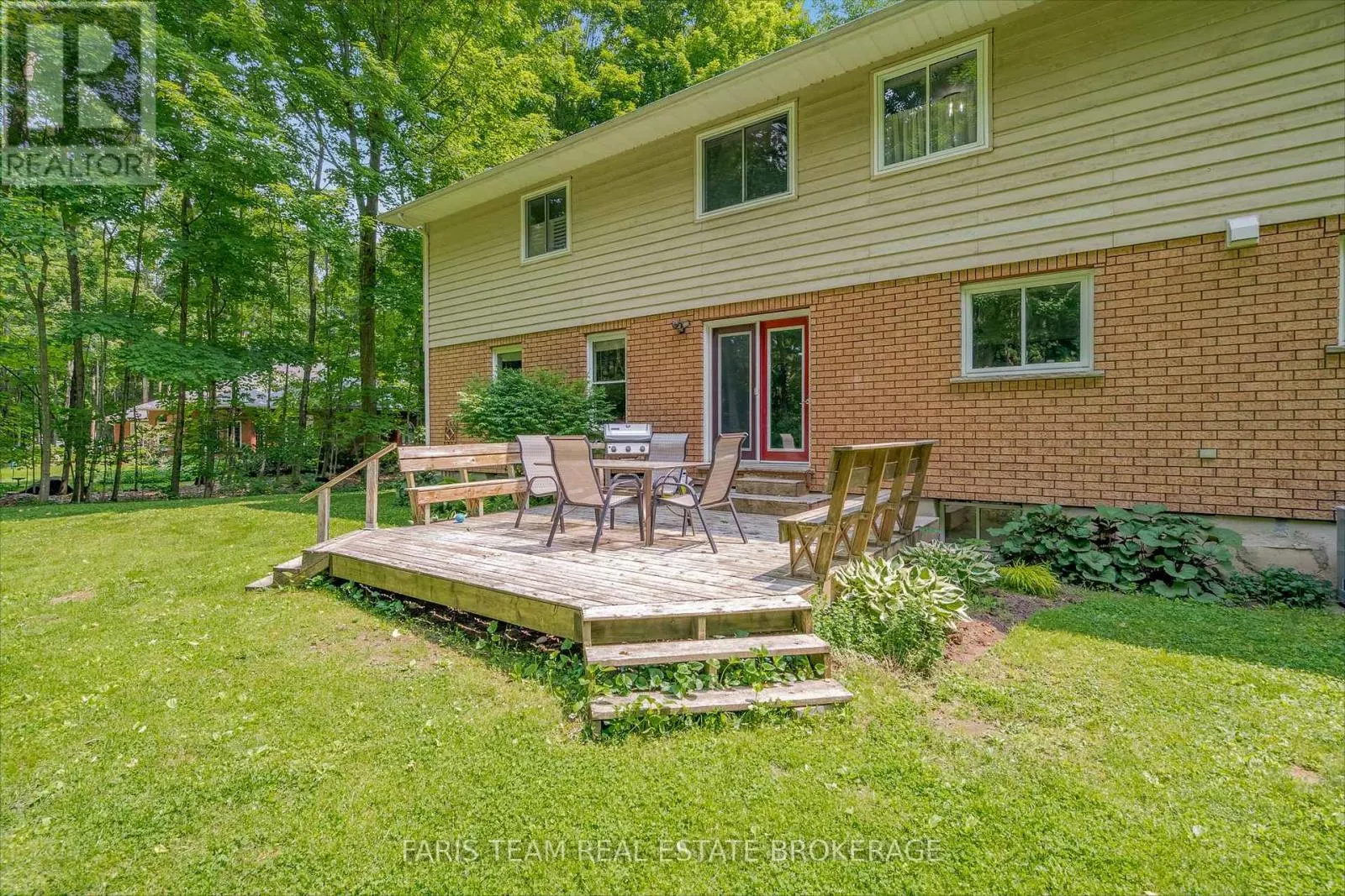 64 GOLDFINCH CRESCENT