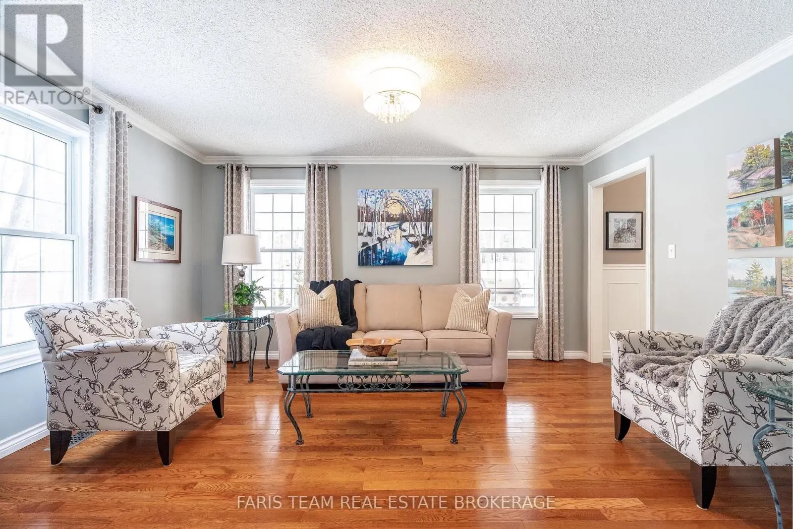 64 GOLDFINCH CRESCENT