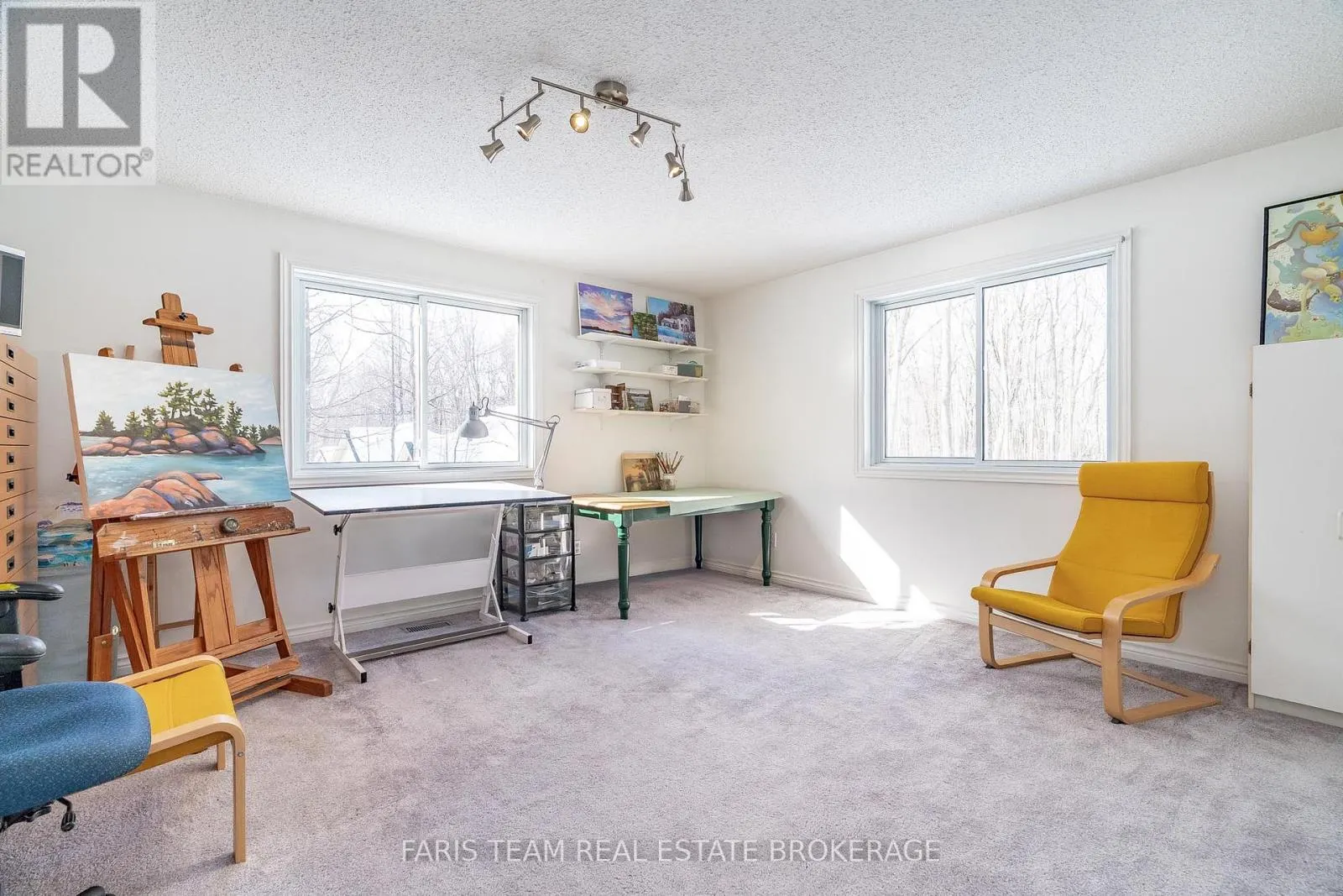 64 GOLDFINCH CRESCENT