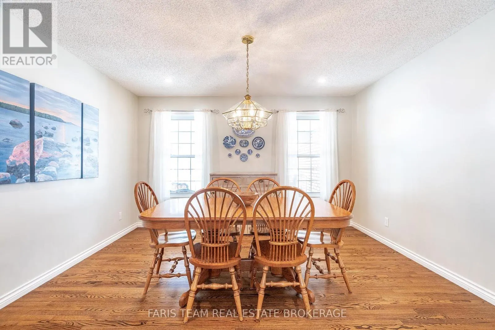 64 GOLDFINCH CRESCENT