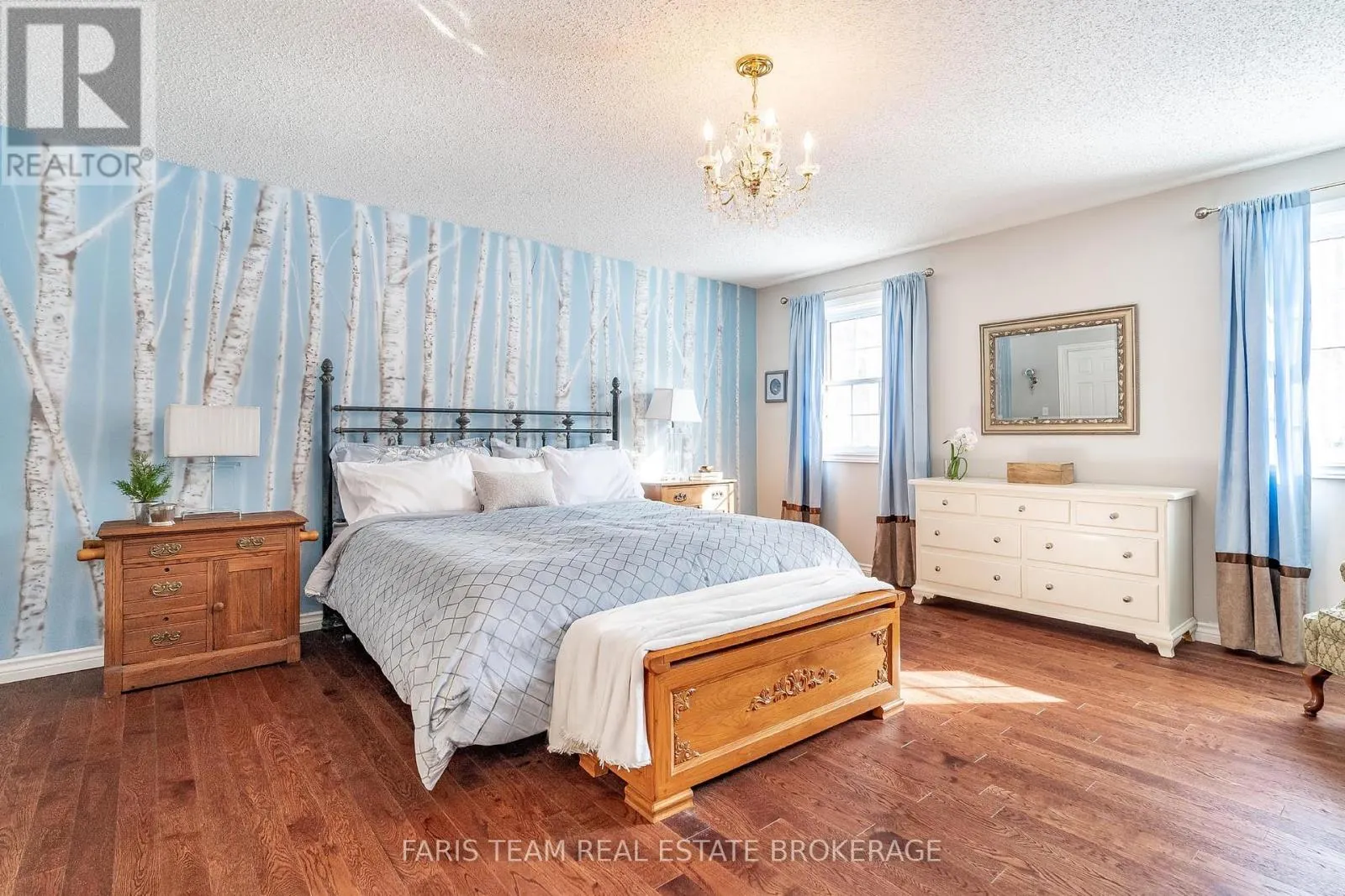 64 GOLDFINCH CRESCENT
