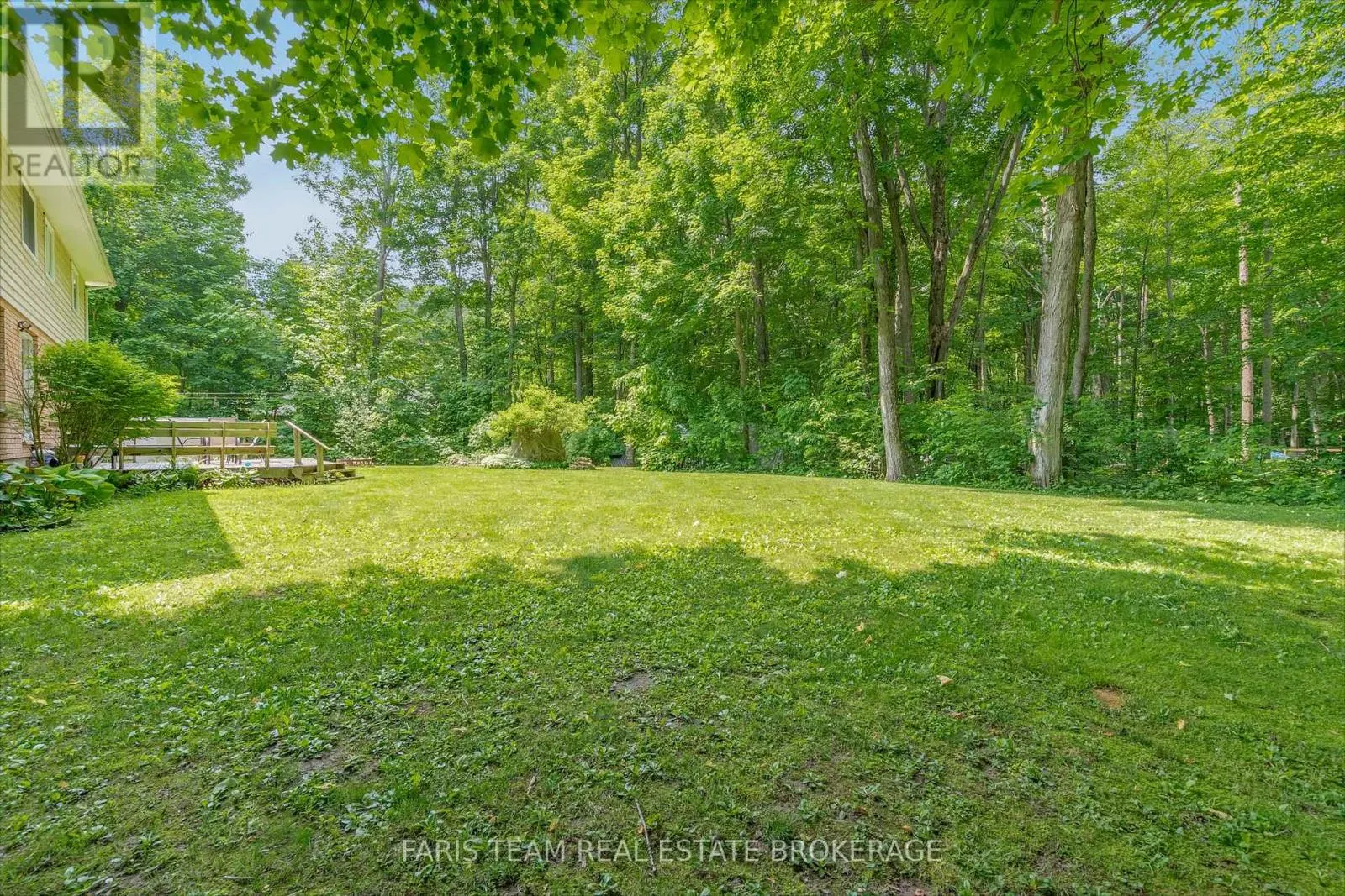 64 GOLDFINCH CRESCENT