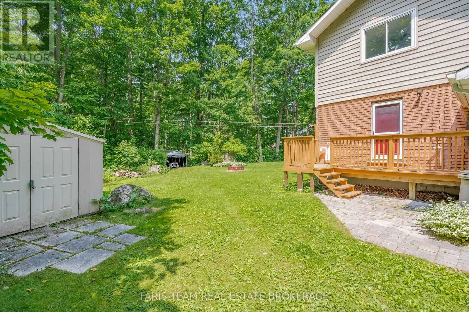 64 GOLDFINCH CRESCENT