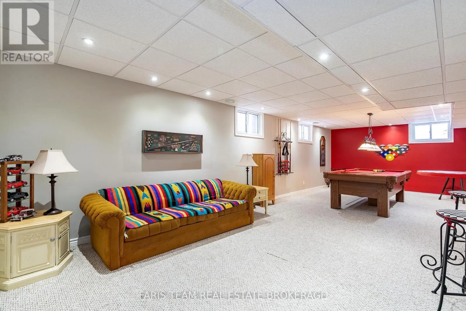 64 GOLDFINCH CRESCENT