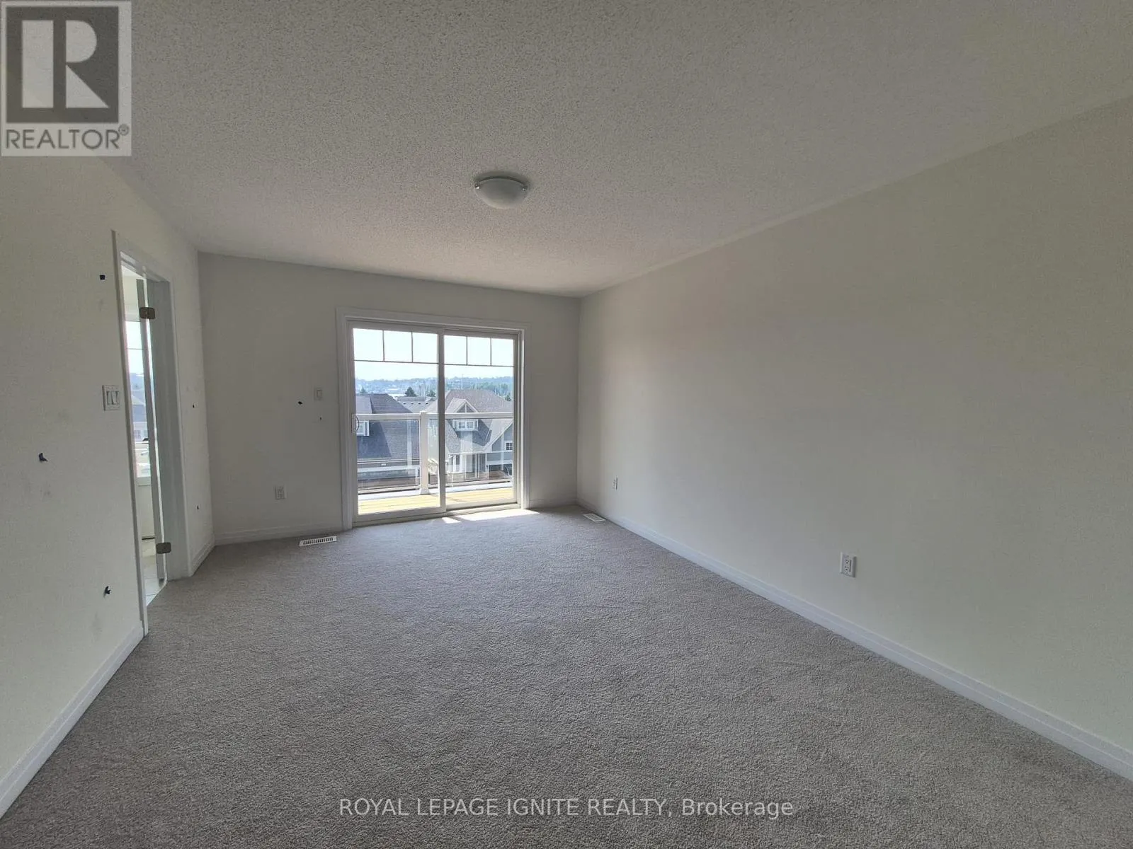 526 HUDSON CRESCENT