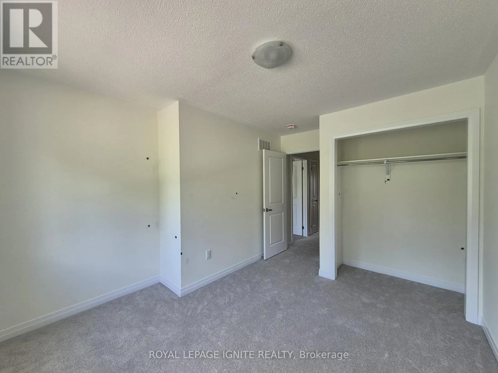 526 HUDSON CRESCENT